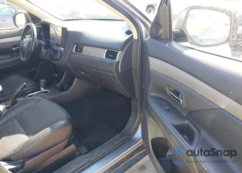 2015 Mitsubishi Outlander Se z USA, uszkodzony, nr VIN JA4AD3A31FZ010389